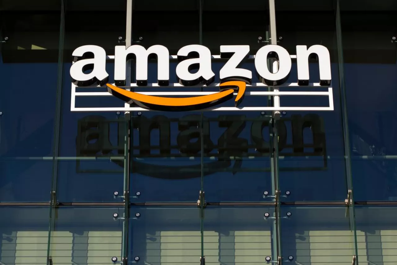 UOKiK nałożył na Amazon karę o wysokości ponad 31 mln zł (fot. Shutterstock)