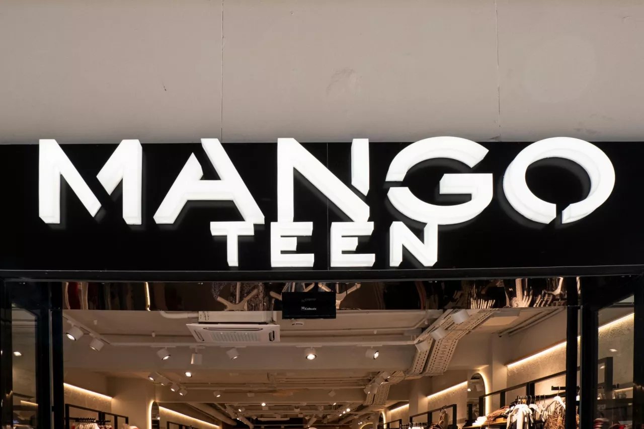 Na zdj. sklep Mango Teen w Hiszpanii (fot. vasanty/Shutterstock)