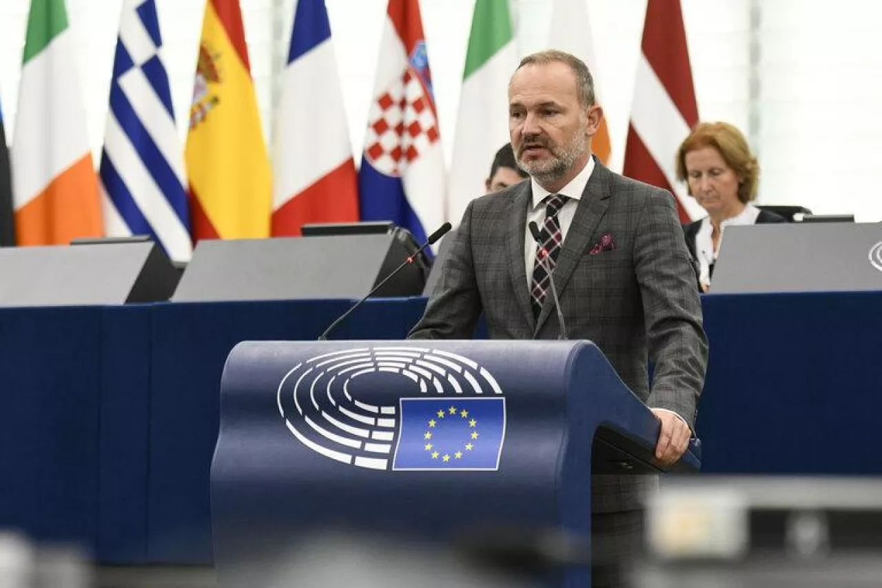 Europoseł z Polski nie został wiceszefem komisji rolnictwa w PE. Przez płeć