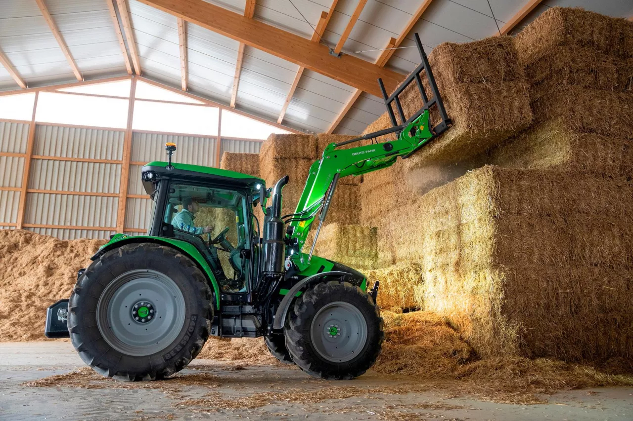 Deutz-Fahr serii 5

Podobnie jak inne specjalistyczne modele Deutz-Fahr, ciągniki serii 5 DF/DS/DVPRO można wyposażyć w trzystopniową skrzynię biegów Powershift (HML) a to nie koniec możliwości.