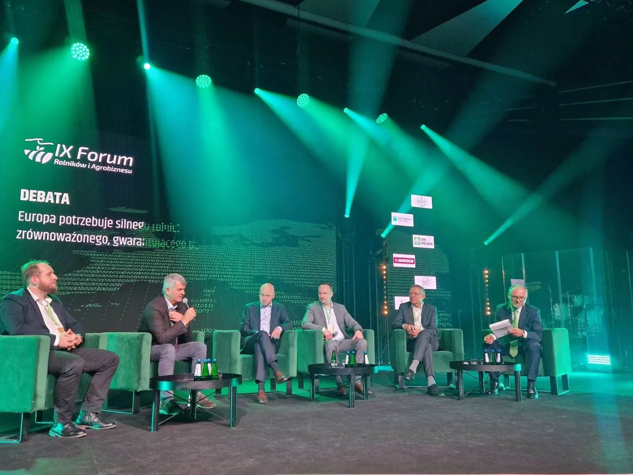 Debata gospodarcza&lt;br&gt;
• Marcin Mucha - Bayer Crop Science&lt;br&gt;
• Michael Lósche - dyrektor zarządzający VH Polska&lt;br&gt;
• Michał Grela, KGS S.A.&lt;br&gt;
• Michael Horsch - prezes Horsch&lt;br&gt;
• Maciej Piskorski - dyrektor Departamentu Produktów Agro, BNP Paribas Bank Polska S.A.