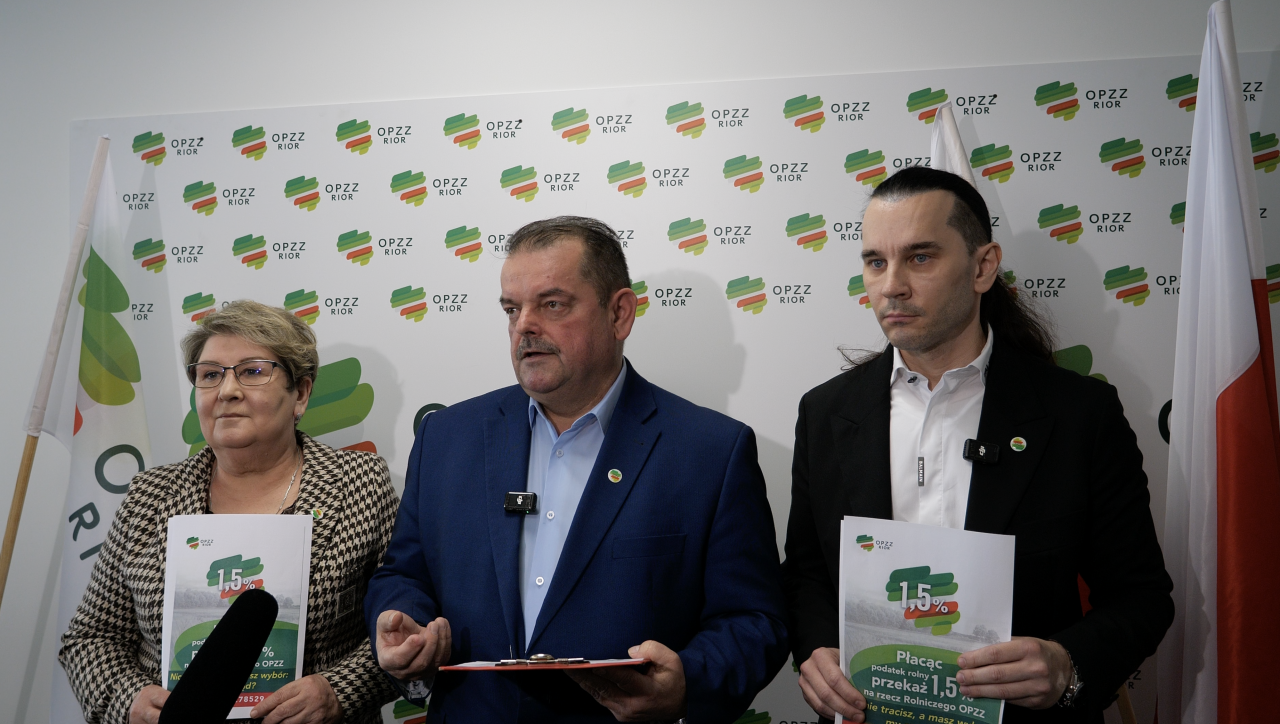 Od lewej: członkini zarządu OPZZ RiOR Jolanta Mitka, przewodniczący OPZZ RiOR Sławomir Izdebski, prezes PGM Jarosław Malczewski