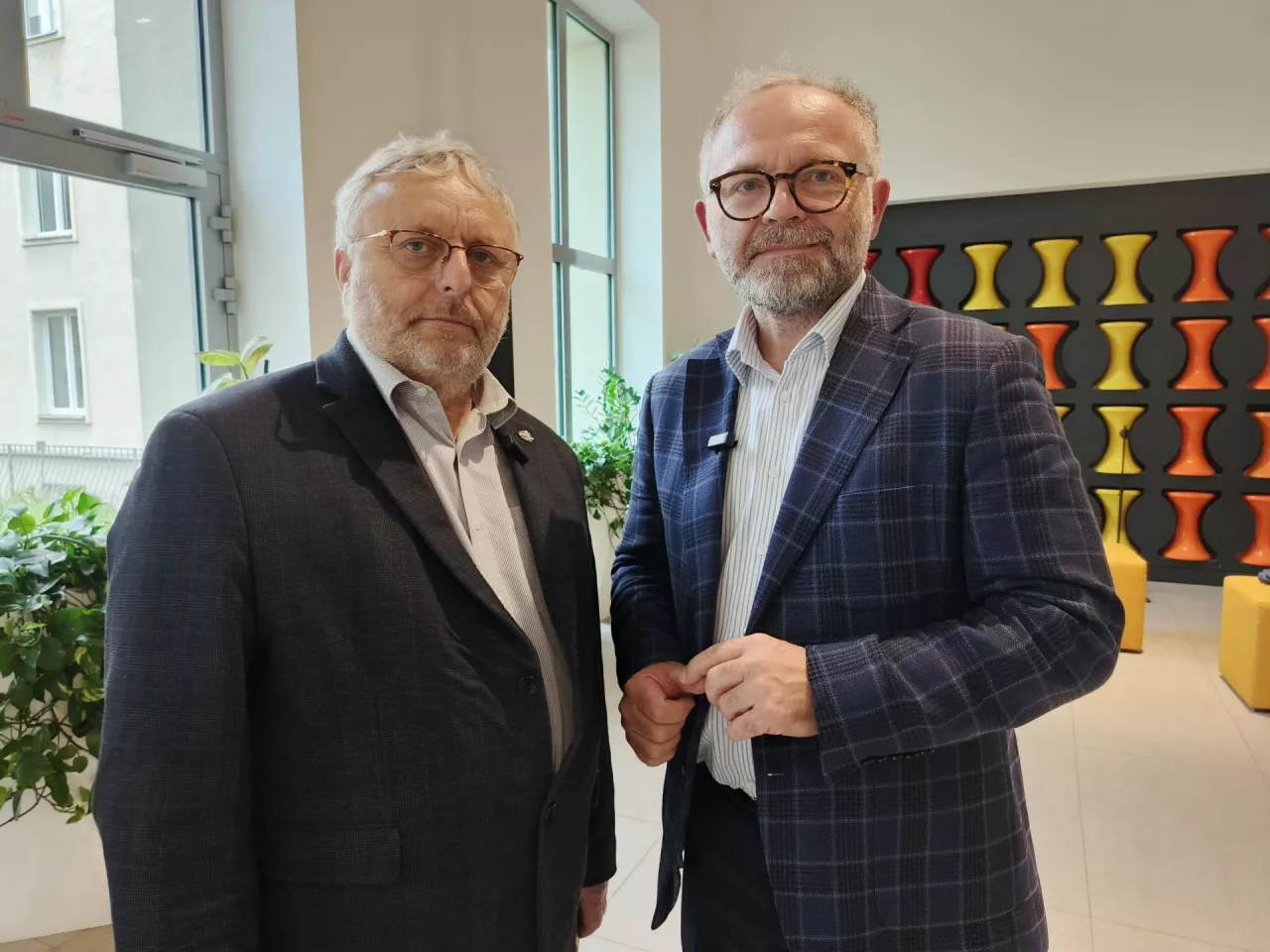 Wiktor Szmulewicz, Karol Bujoczek