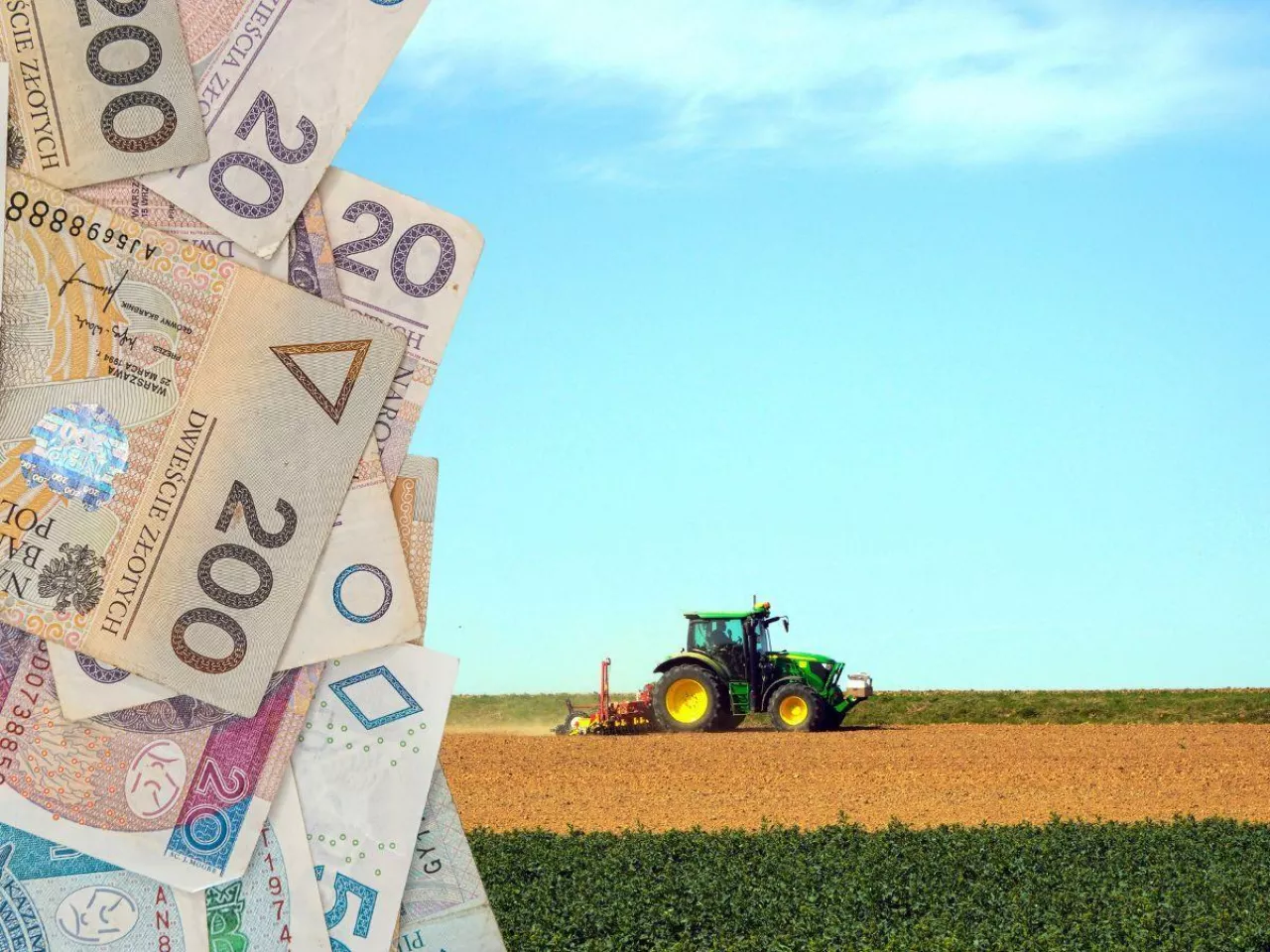 Ciągnik rolniczy na polu i pieniądze