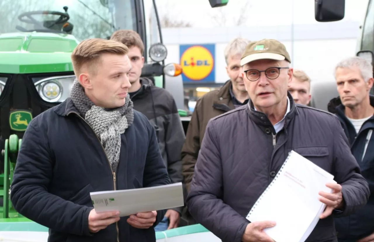 Mleko i masło za grosze? Rolnicy protestują przed Lidlem