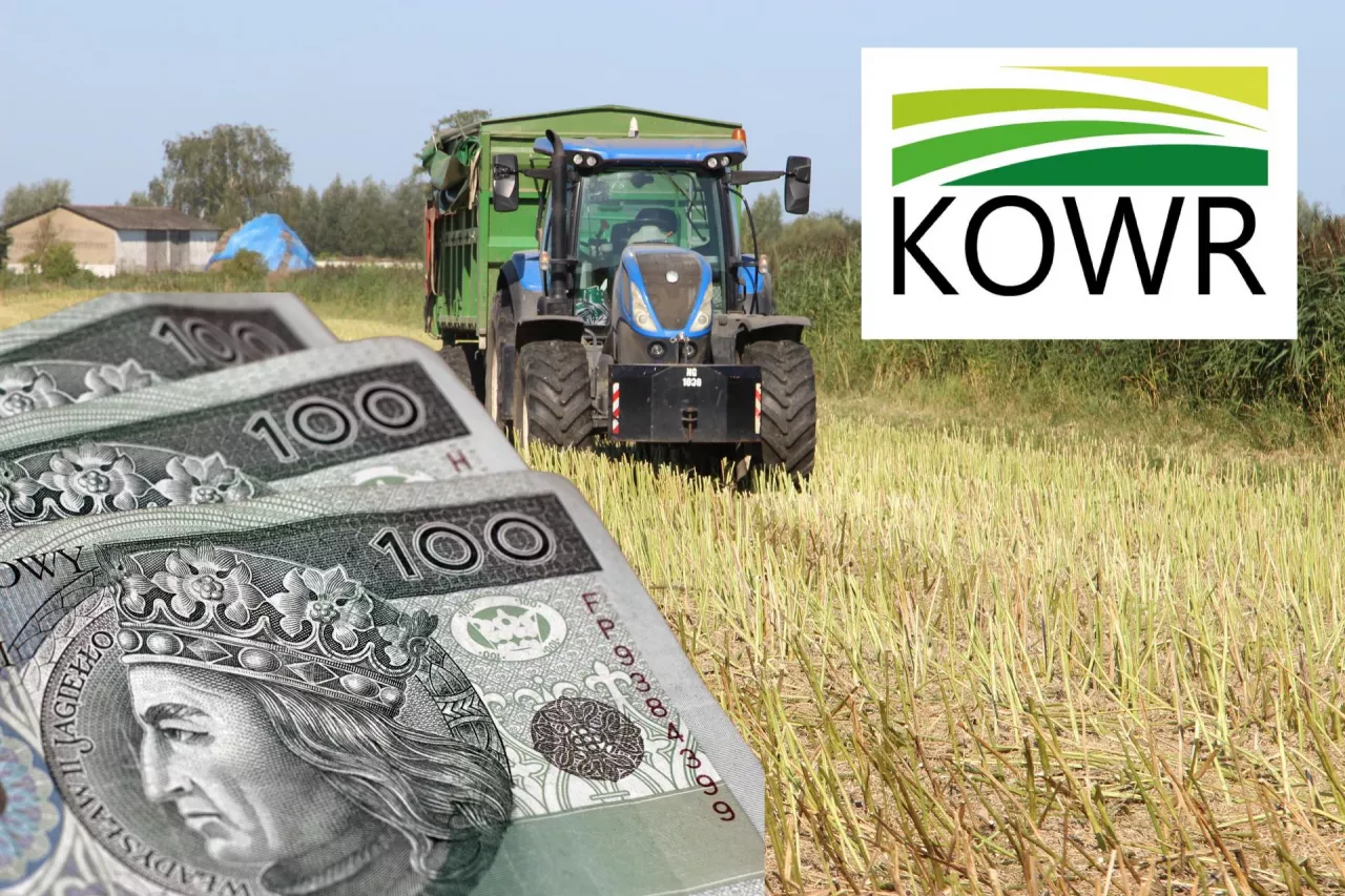 pole, traktor, banknoty po lewej, logo KOWR po prawej u góry