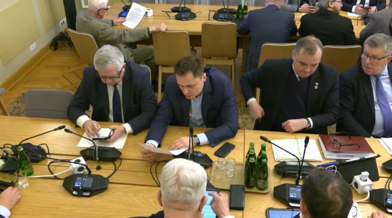 Rozpatrzenie projektu dezyderatu w sprawie systemu wypłat odszkodowań dla gospodarstw rolnych dotkniętych bakteriozą pierścieniową ziemniaka