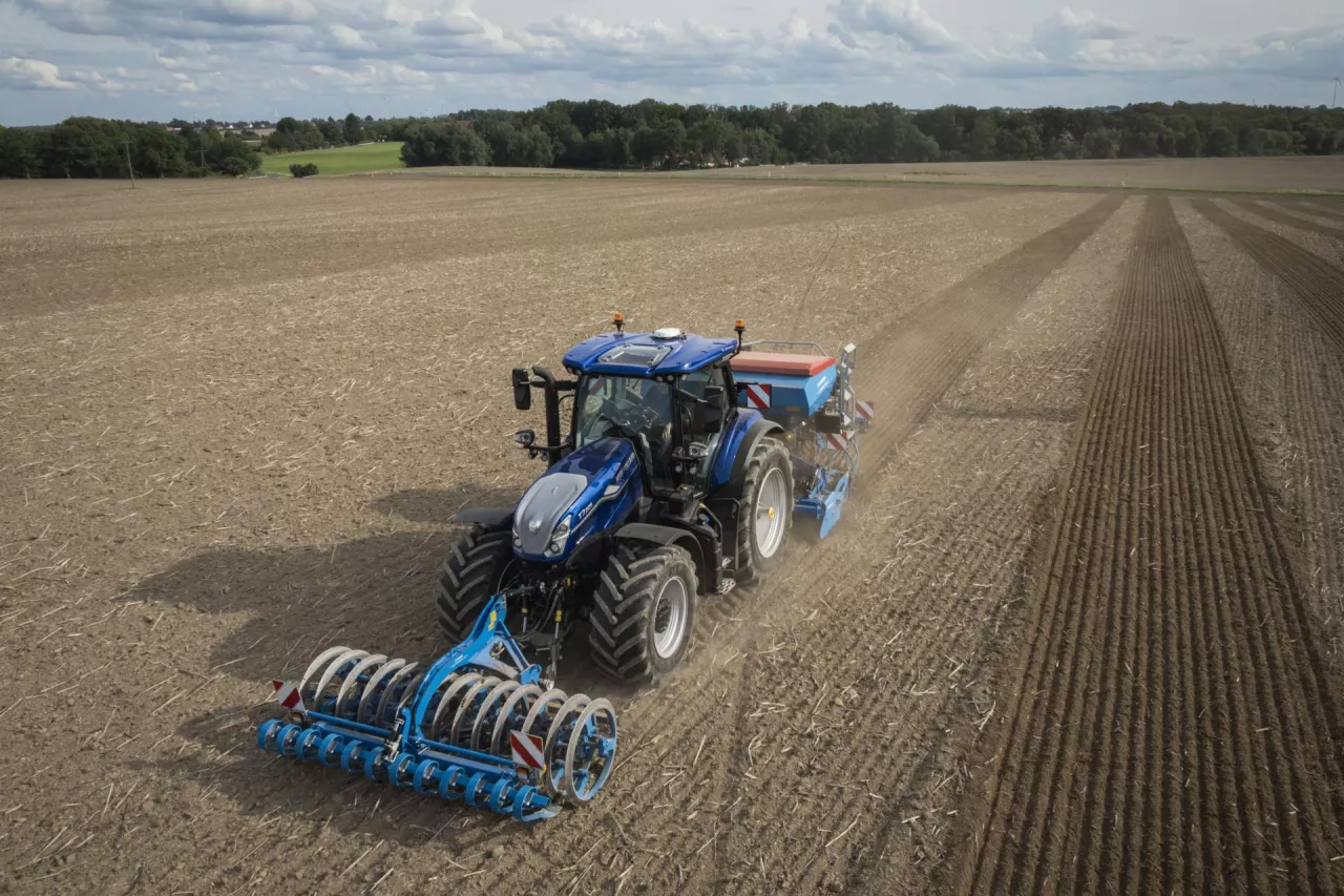 New Holland wprowadza nową wersje ciągników T7 ze standardowym rozstawem osi.